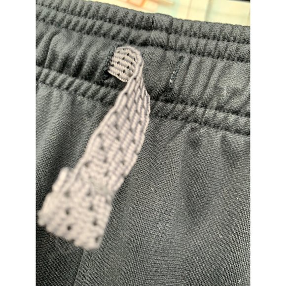 Under Armour Youth Kids LG Loose Black Gray STYLE 299365 Pockets - Picture 3 of 10